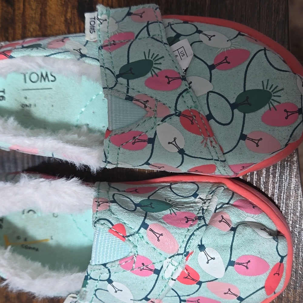 TOMS Kids' Mint and Coral Patterned Slip-Ons